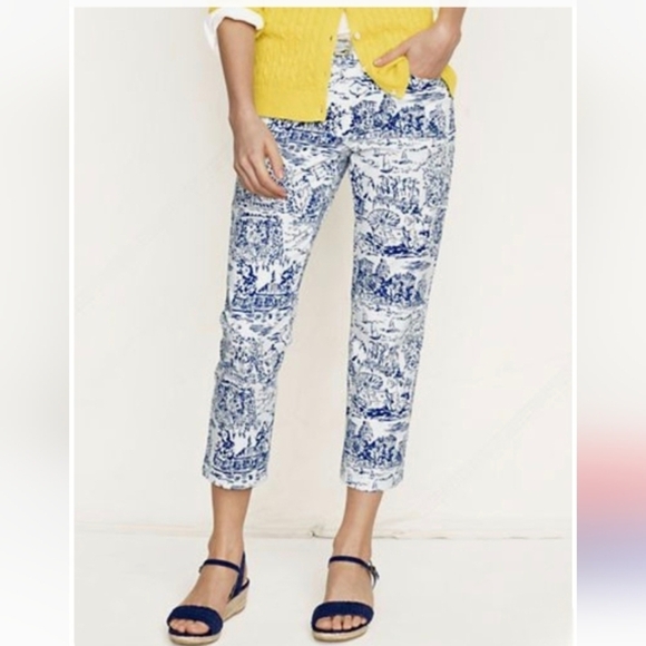 Lands' End Pants - Lands' End Blue White Resort River Beach Print Mid Rise Capri Pants Size 2